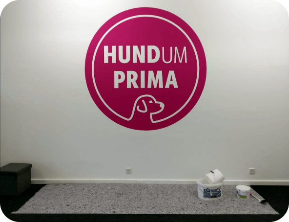 HUNDUMPRIMA Logo wird gezeichnet